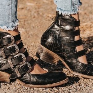 Freebird** Scarlett black croco Leather strappie Western booties SIZE 7